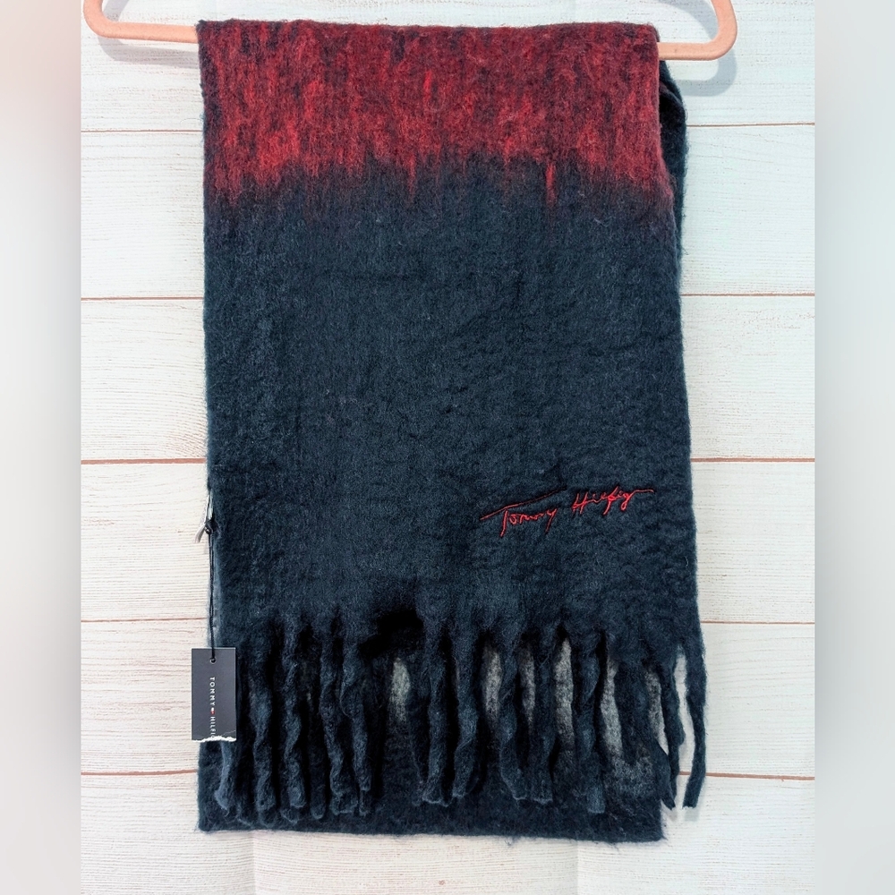 Nwt Large Tommy Hilfiger Red and Navy Super Soft Warm Cozy Winter Large Scarf